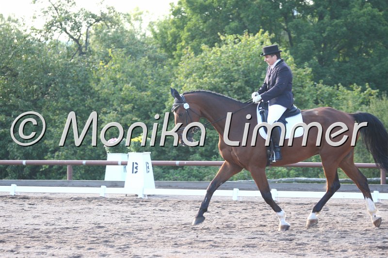 009M1031_Federball_Dressur A.JPG